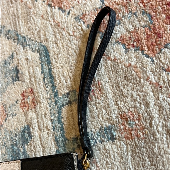 Kate Spade Cameron Street Eliza Bifold Black and Cream Wristlet - Picture 8 of 9